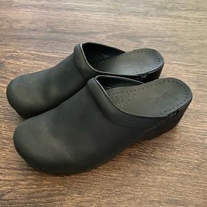 Dansko Matte Black Leather Clogs 38